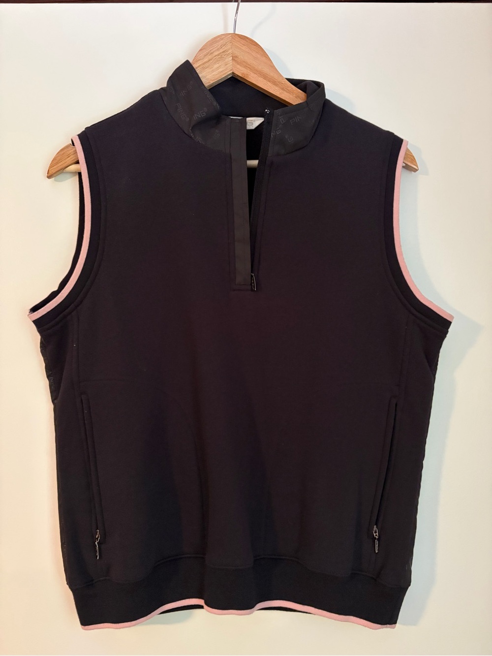 PING Golf Women’s Quarter-Zip Navy Vest Black Pink Trim Logo Print Size M